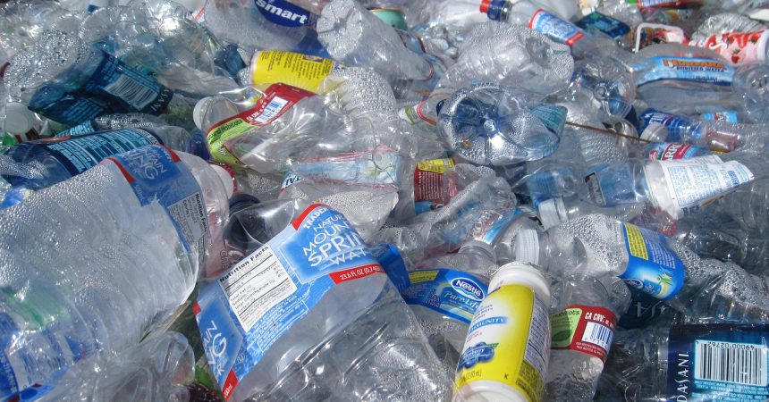 tas de plastique recyclable