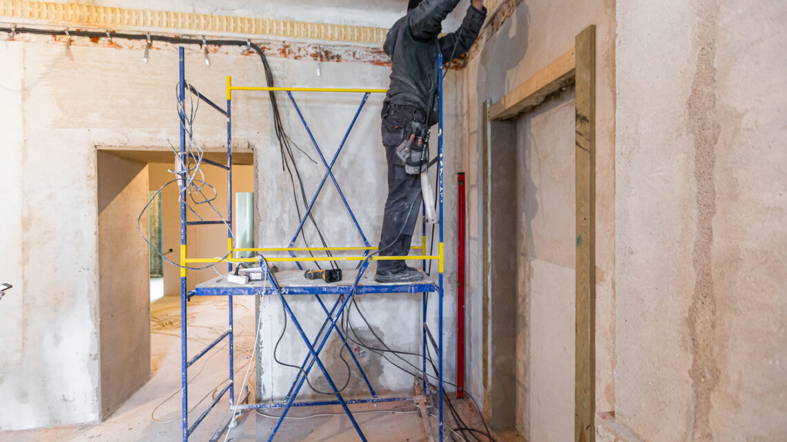 Pourquoi et quand envisager un déplombage de bâtiment ?